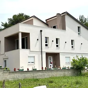  Apartman Lili